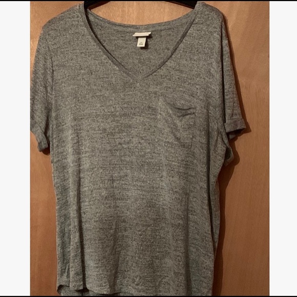 Ava & Viv Tops - Gray Heathered Short Sleeved V Neck Tee